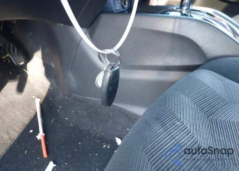 2015 Nissan Rogue Sv z USA, uszkodzony, nr VIN 5N1AT2MV2FC879744